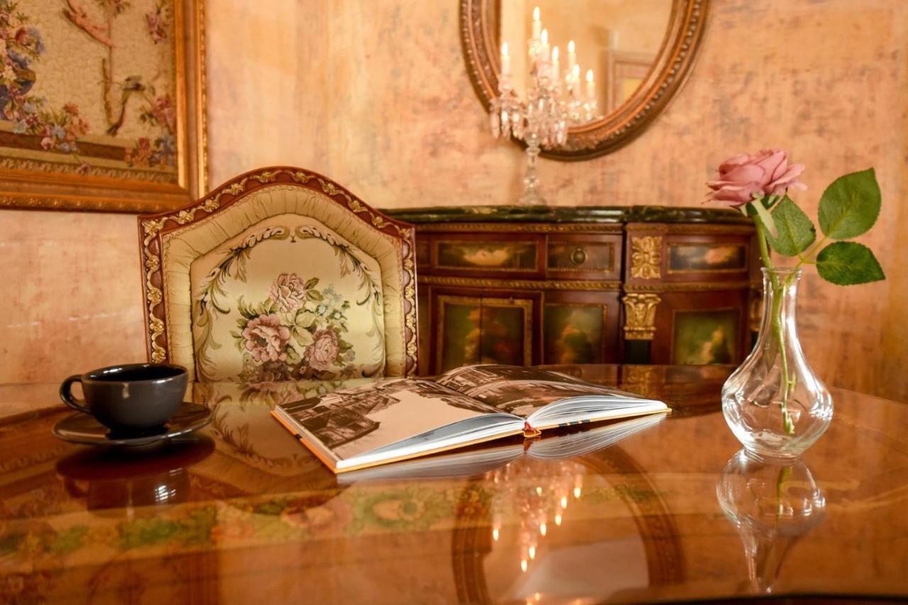 Baroque Splendor: Breathtaking Views & Design Bucareste Exterior foto